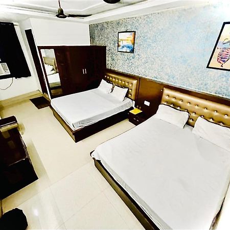 Blue Rose International, Family Hotel Agra  Exteriér fotografie