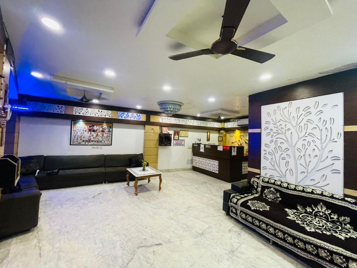 Blue Rose International, Family Hotel Agra  Exteriér fotografie
